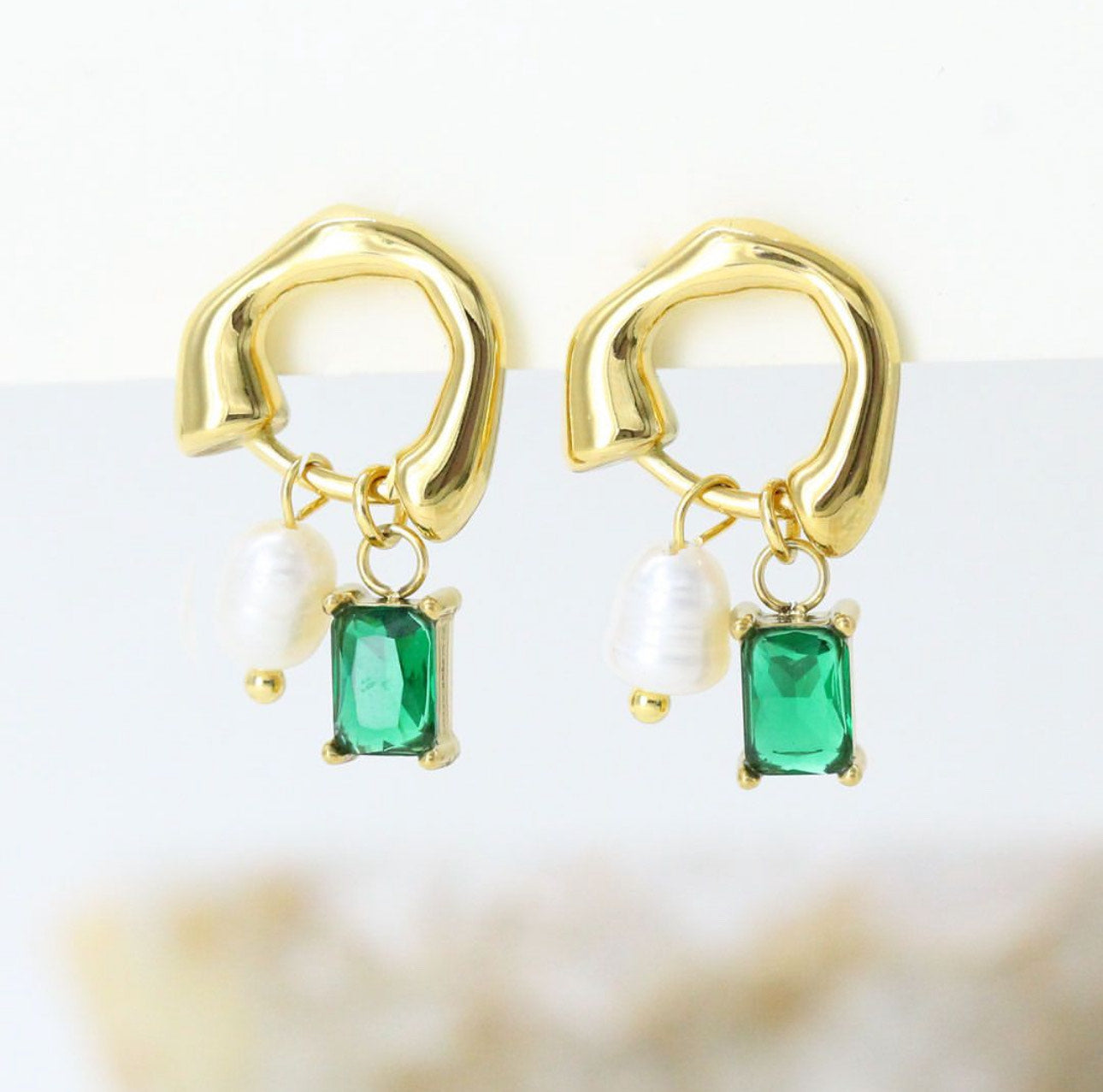 Emerald n Pearl Earrings